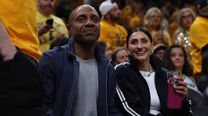 Ex-Duke player Jay Williams shocks fans with Tar Heels chant