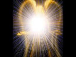 Resultado de imagen de espiritu que se eleva hacia la luz