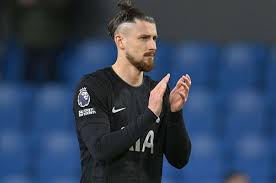 LIVE Radu Drăgușin este titular în Tottenham - Manchester City