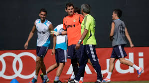 "عداء قديم".. كيف رد كاسياس على أنباء عودة مورينيو لريال مدريد؟