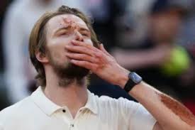 Bublik, anche gli Ufo piangono. Parigi si è innamorata del lunatico che si è messo a giocare a tennis