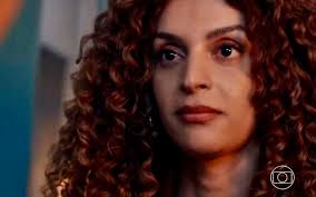 Viviane descobre que Leonardo é cúmplice do pai e o escorraça em Três Graças