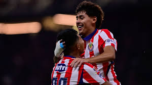 ¡Nuevo superlíder! Chivas goleó a Pumas y llega encendido al Clásico | El Pelotazo | Show completo