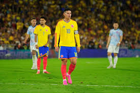 Vereadora colombiana critica James Rodríguez: "Chorão e covarde"