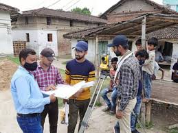 बनमा ईटहरी में विशेष भूमि सर्वेक्षण तेज: किसान पुराने कागजात ढूंढने में जुटे, अमीन कर रहे सत्यापन