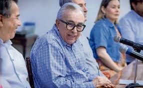 Oposición se lanza contra Rocha tras regresar y volver a pedir licencia; 