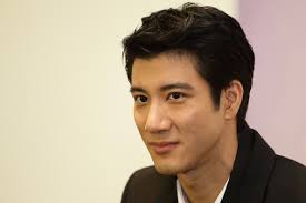 Wang Leehom Wang Lee Hom attends the media conference for the movie premiere of Ã&#39;. &#39;My Lucky Star&#39; Premieres in Singapore. In This Photo: Wang Leehom - Wang%2BLeehom%2BMy%2BLucky%2BStar%2BPremieres%2BSingapore%2BXItaSuPROT9l