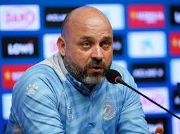 Manolo González: «La prioridad es un extremo o un delantero»