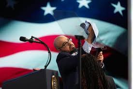 White House teleprompter operator Gabriel Perez