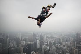 Resultado de imagem para BASE JUMP