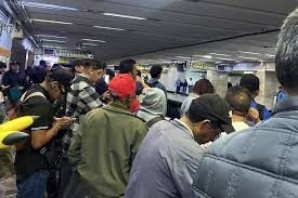 Reportan demoras en la Línea 3 del Metro