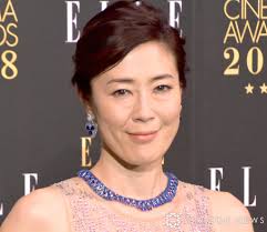 寺島しのぶ、フランス人の夫と19回目の結婚記念日を祝って乾杯 “顔出し”2ショット披露に反響「仲良しご夫婦!!」「素敵な笑顔」