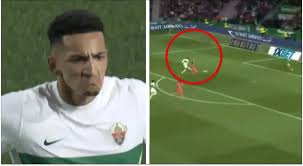 El jugador del Castilla, Álvaro Rodríguez, iguala el marcador 1-1 ante el Barcelona