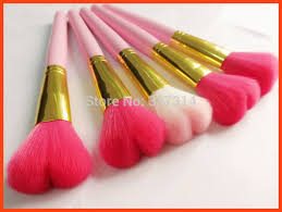 Résultat de recherche d'images pour "photo de rose rouge en forme de coeur"