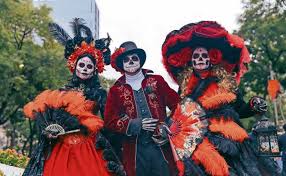 La dualidad de la muerte convive en megaprocesión