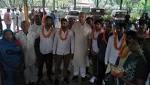Roasted Garlanding Lynching Convicts, Jayant