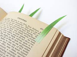 Resultado de imagem para post its nos livros