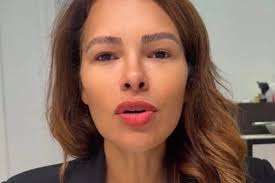 Ouça como ficou a voz de Ariadna Arantes após cirurgia de feminização Vídeo