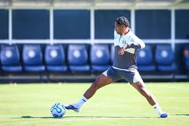 Grêmio busca soluções no ataque sem Amuzu; Tetê pode ganhar chance e Willian retorna