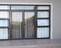 Bellevue Glass Aluminium singlehinged door with double sidelight