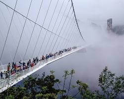 張家界大峽谷 雲天渡玻璃橋的圖片