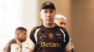 Flamengo começa a mudar forma de jogar com Leonardo Jardim