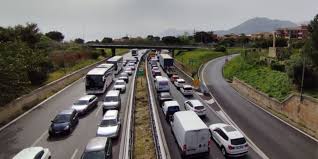 Code e disagi sulla A19, spunta la corsia in più