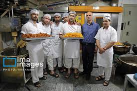 کارگاه پخت زولبیا و بامیه در ماه مبارک رمضان