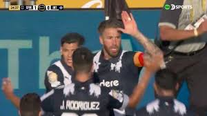 Cabezazo de Sergio Ramos para el 1-0 de Monterrey