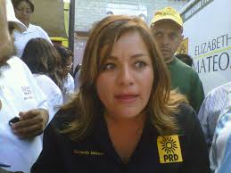 “quien realmente maneja a su antojo la demarcación, es la directora general de Desarrollo Social, Elizabeth Mateos Hernández. - img-20120625-wa0001