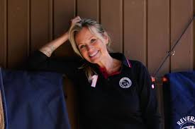 « Je suis une vraie lionne » : Estelle Lefébure, mamie hyperactive de trois petits garçons