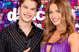 Jeden z uczestników zaskoczył fryzurą. Dzień wcześniej wziął udział z streamie Łatwogang i FundacjiCancer Fighters