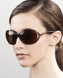 Tom Ford Jennifer Sunglasses. You&#39;ve never been a fan of flashy and logo overloaded sunglasses. Instead, you prefer the unmistakable Tom Ford ... - BGD0C0W_mx