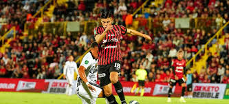 Liberia le quita protagonismo a la Liga en su debut con valioso empate