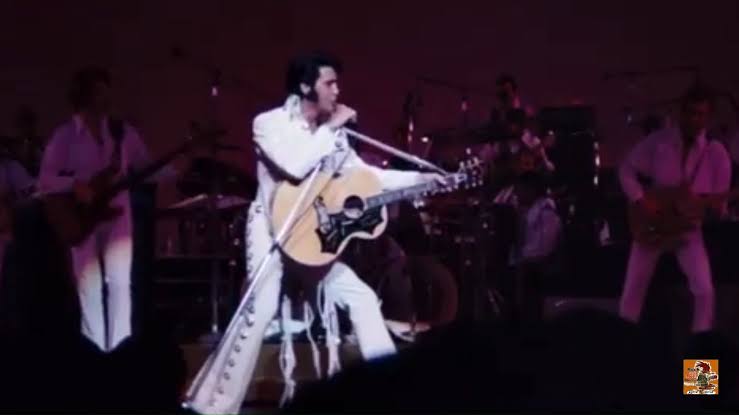 Elvis Presley - "I Got a Woman" (Live in Las Vegas - 1970)