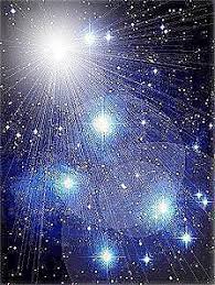 Resultado de imagem para pessoas olhando para as estrelas