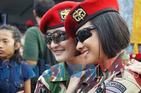 Hasil gambar untuk foto foto tentara indonesia WANITA