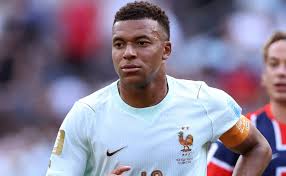 The uniforms France and Sweden are wearing today for 2026 World Cup Round of 32
