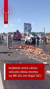 Acidente na BR-101 deixa três mortos e um ferido em Itajaí (SC); VÍDEO