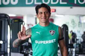 Perto do retorno aos gramados, Cano é top 3 artilheiros estrangeiros da história do Fluminense
