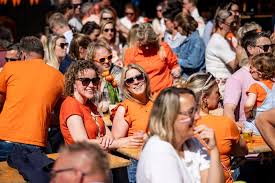 Vier dagen feestvieren voor koning Willem-Alexander in Denekamp: hoe houd je dat vol?