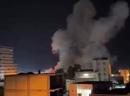 اولین ویدیو از لحظه اصابت اسکله صیادی بندرعباس
