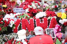 Les joueurs du PSG ont rendu hommage à Diogo Jota à Anfield avant d'affronter Liverpool