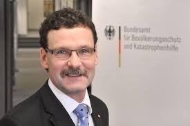 Christoph Unger, Präsident <b>des Bundesamtes</b> für Bevölkerungsschutz und <b>...</b> - Praesident_BBK_Unger_2012_01