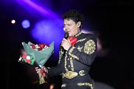 Pedro Fernández cantó para miles de mamás en Chimalhuacán
