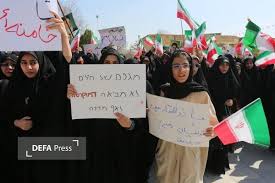 تصاویر/ تجمع دانشجویان دانشگاه صنعتی اصفهان درمحکومیت جنایات پلید آمریکا و اسرائیل