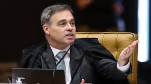 Mendonça muda voto e libera post de Tabet sobre Nossa Senhora