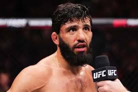 Arman Tsarukyan sends Ilia Topuria warning after Josh Hokit clash at UFC press conference