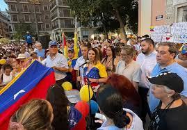 Venezuelans residing in the Valencian Community are "on edge" as events unfold in their country.