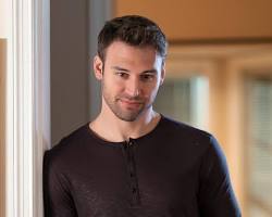 Hình ảnh về Ryan Guzman as Eddie Diaz in 911